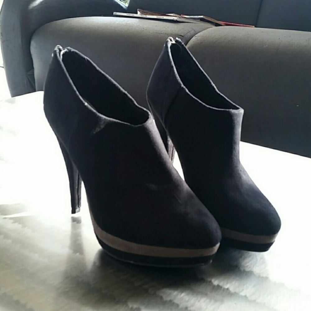 5 inch black/grey zip up heels - Picture 2 of 4